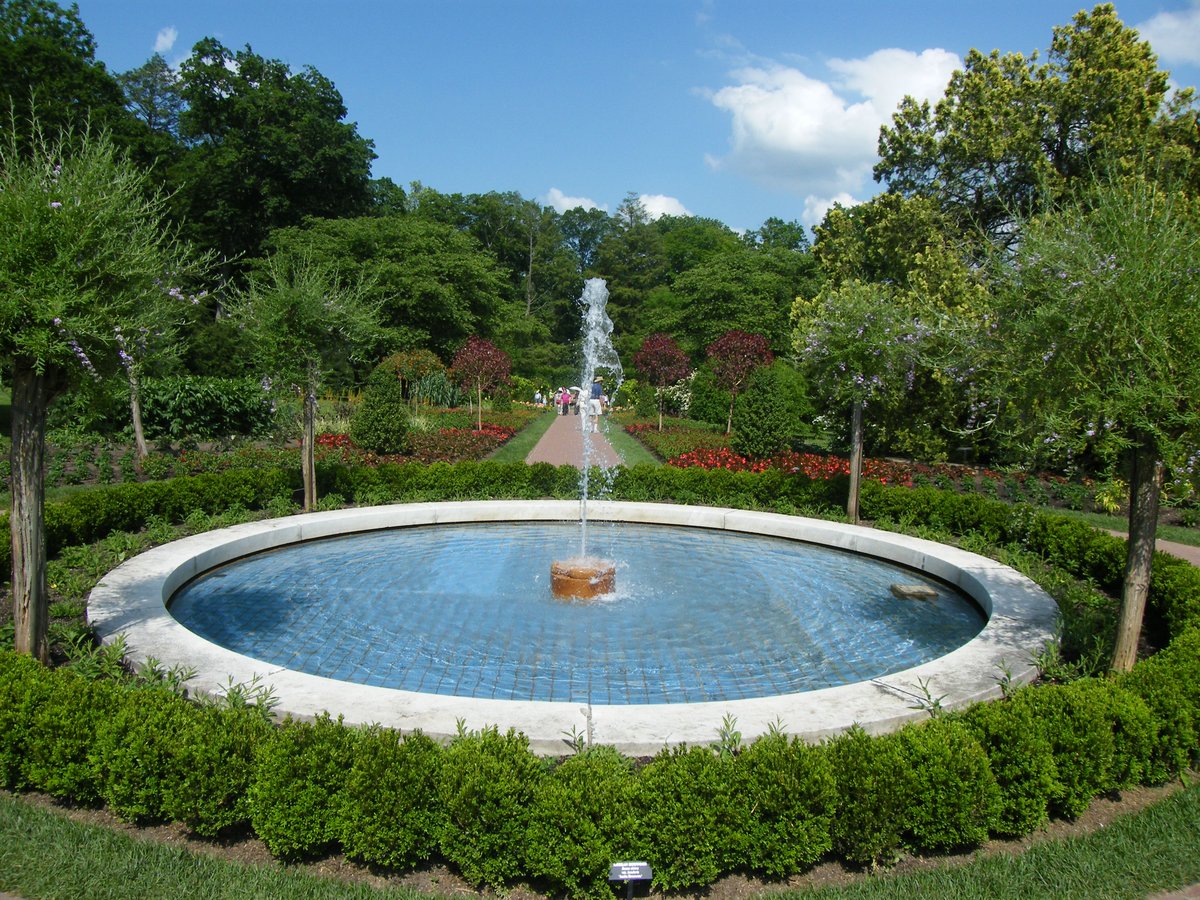 Longwood, PA - Fasciculus:Longwood Gardens Fountain.jpg - Vicipaedia